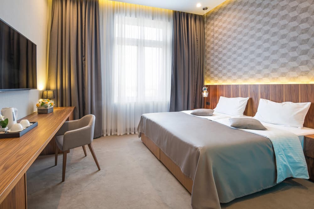 Creating-a-Cozy-and-Comfortable-Hotel-Room Creating-a-Cozy-and-Comfortable-Hotel-Room